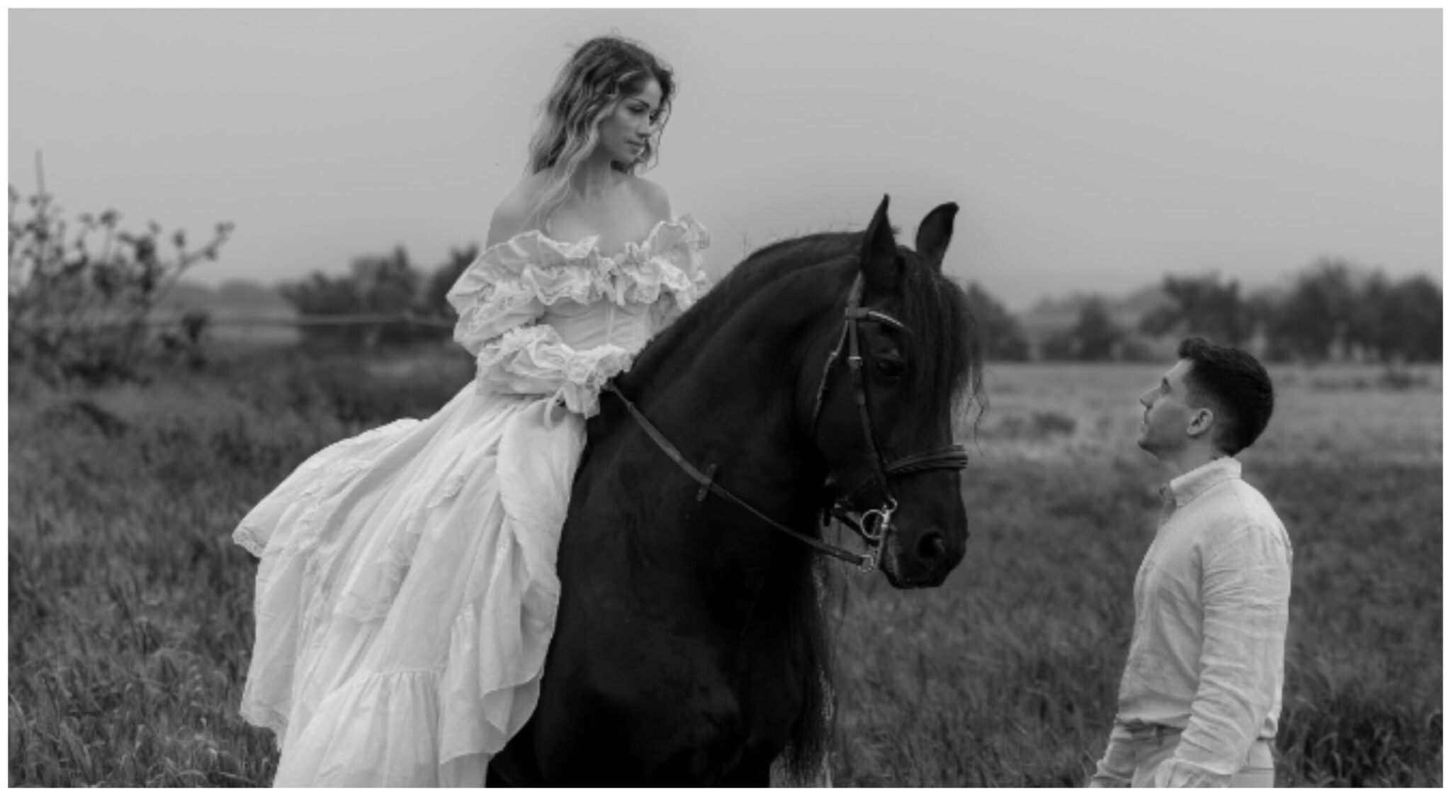 Pheidias & Styliana: Their post-wedding photo shoot looks like it came straight out of… Bridgerton! (PHOTOS)