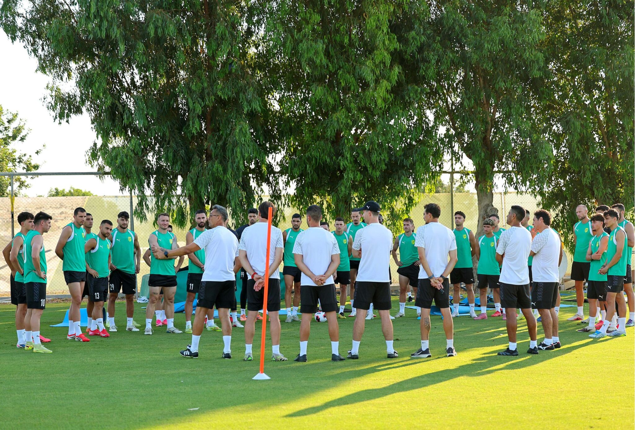 AEK heads to the Netherlands with eight “new” players and one player absent