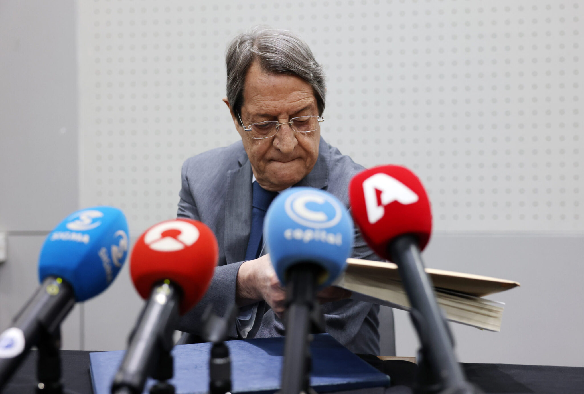 Why Anastasiades Decided to Take a Step Back from DISY: The Background and the Pressure