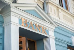 "Golden" Departures: Which Banks Have Announced Voluntary Retirement Plans, and Who Is Affected?