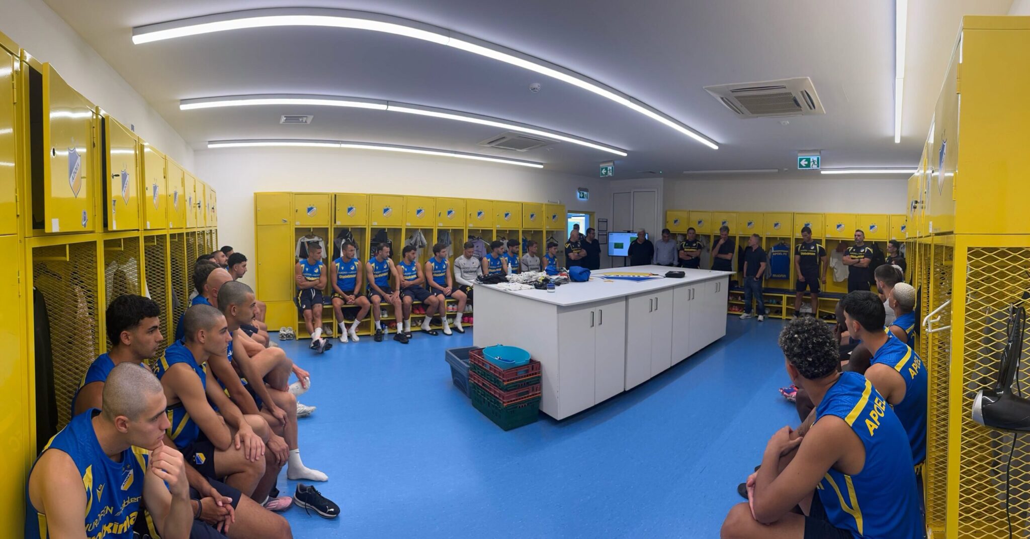 APOEL Introduces Papadopoulos and Vryzas (VIDEO)