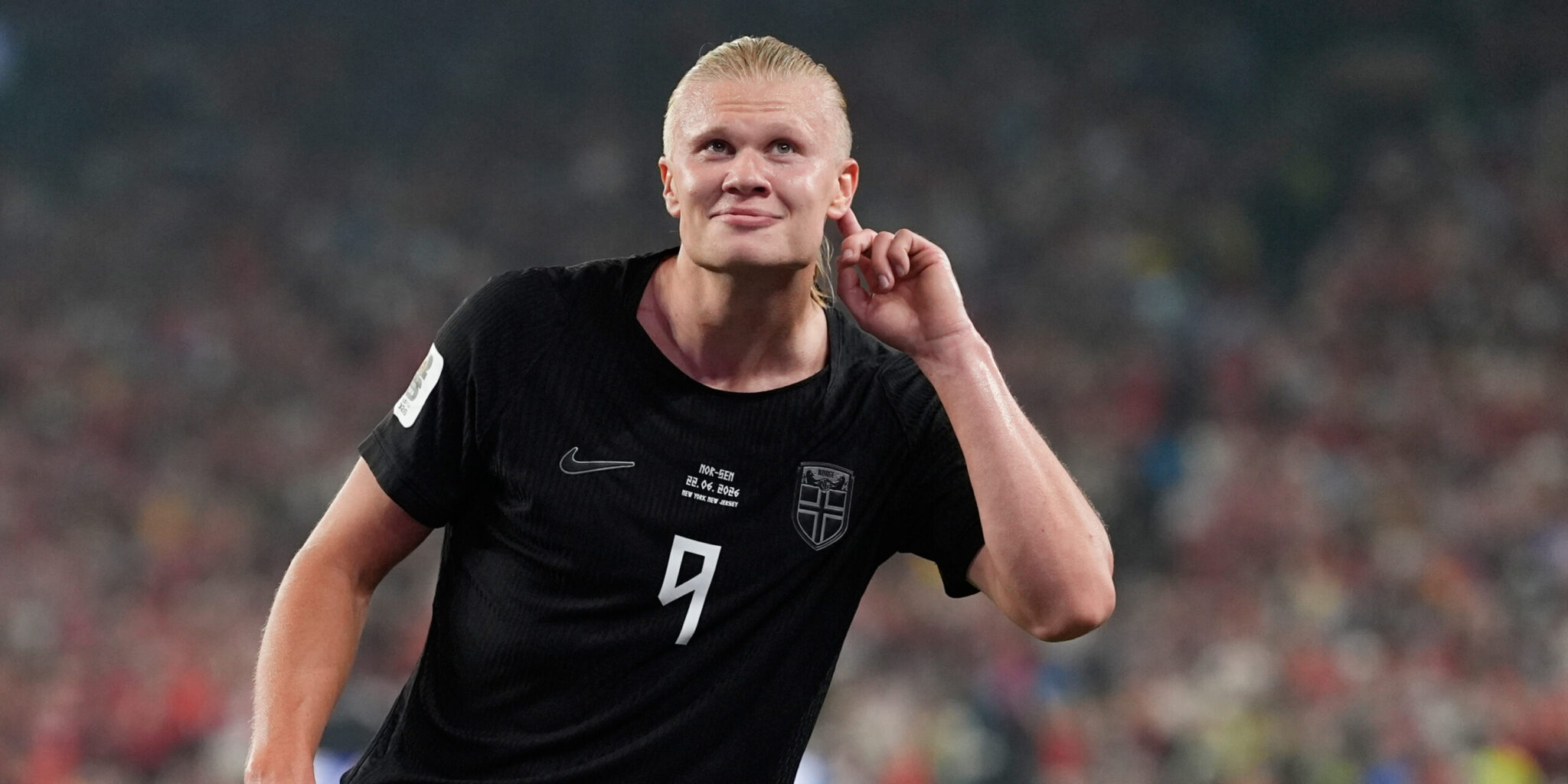Haaland returned to Norway with… a stuffed raccoon as his trophy