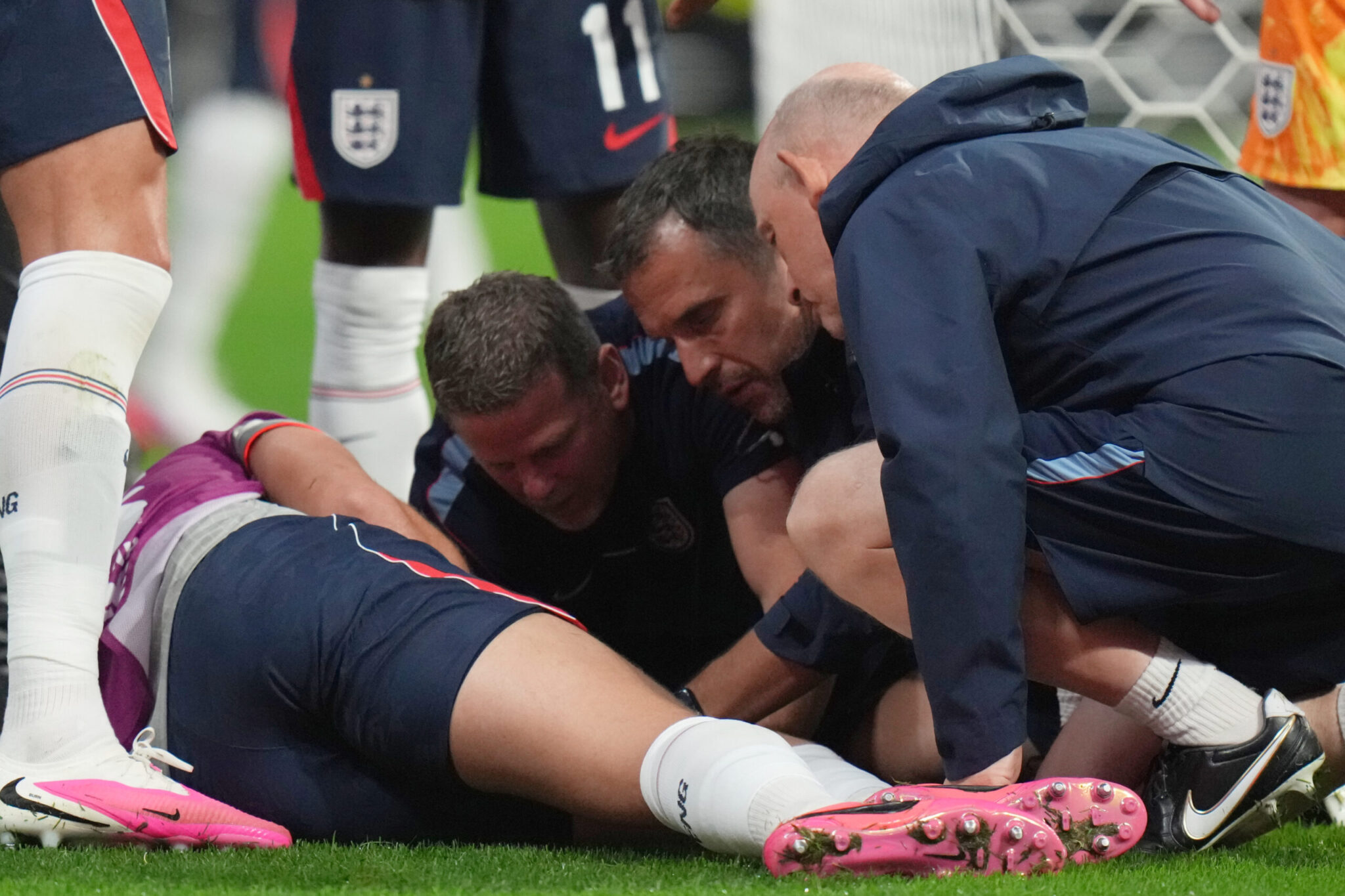 Henderson in the hospital after suffering a serious injury during England's celebrations (VIDEO)