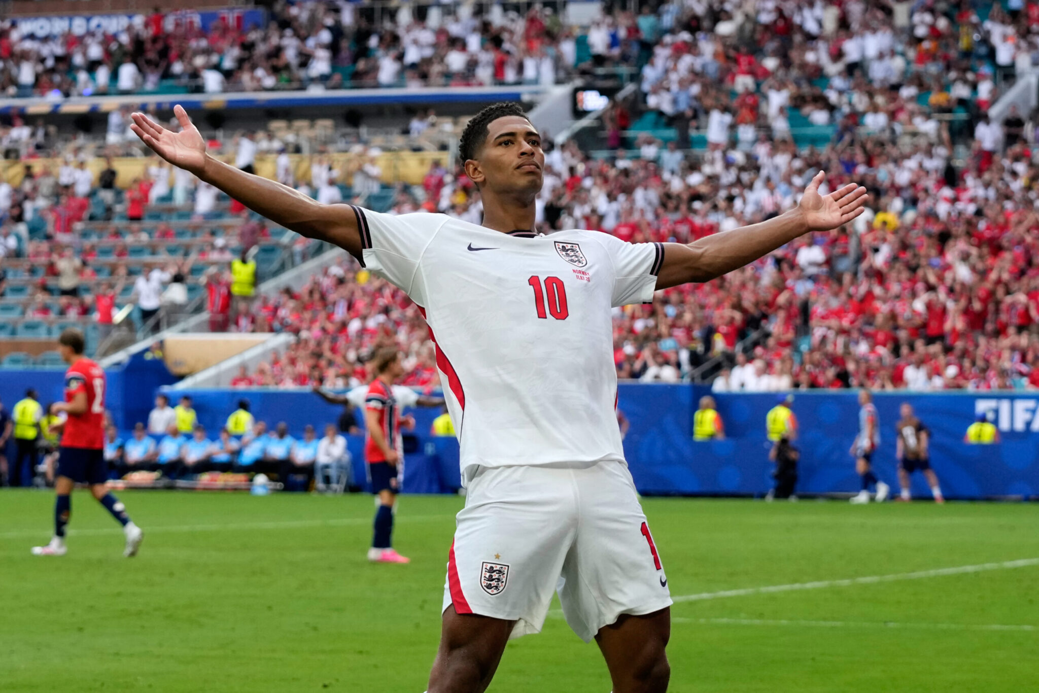 Terry on Bellingham: “He reminds me of Zidane—he’s carrying the English national team on his back”