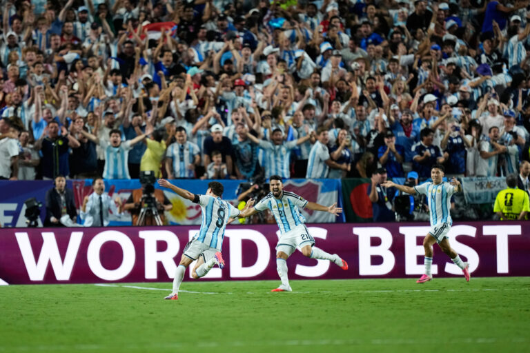 Argentina came through in extra time and secured a spot in the semifinals against England (VIDEO)
