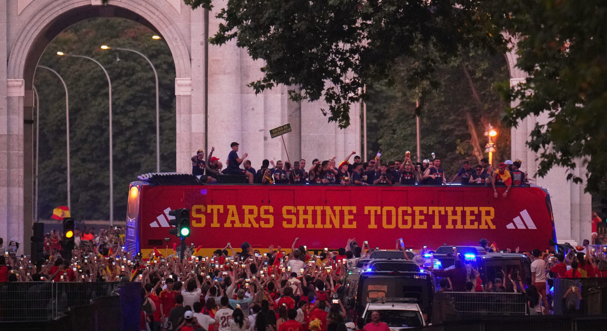 A Hero's Welcome in Madrid for the World Champions (PHOTO)