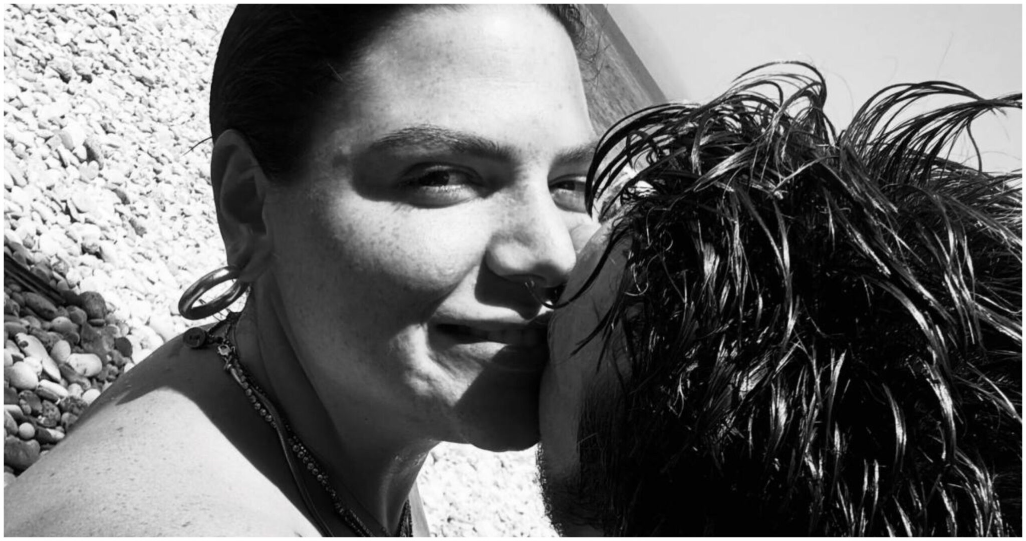 Danae Barca: Her First Carefree Vacation After the Wedding – The Tender Kiss with Fani Botsis