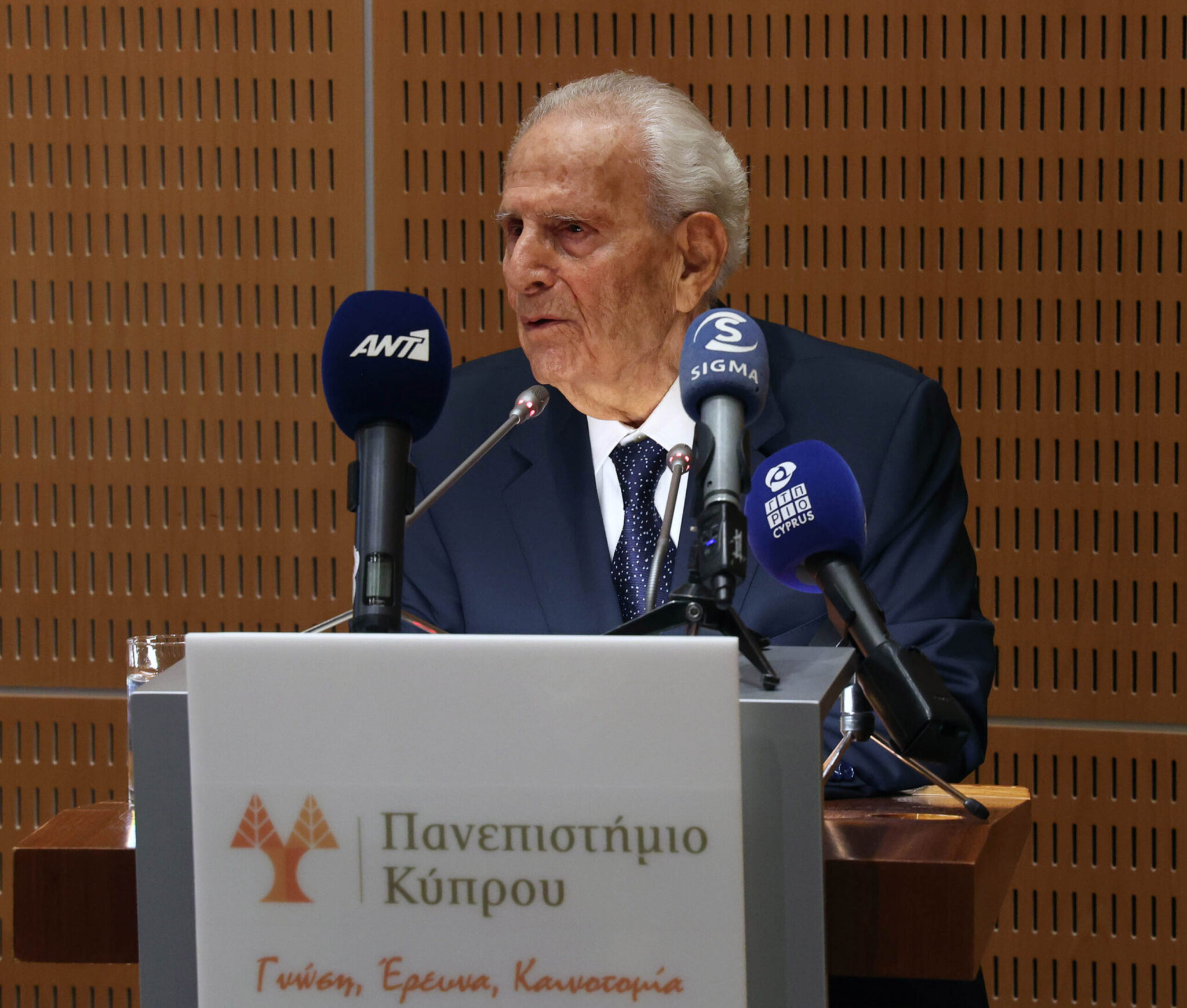 “He left an indelible mark”: The business world’s final farewell to Nikos K. Siakolas