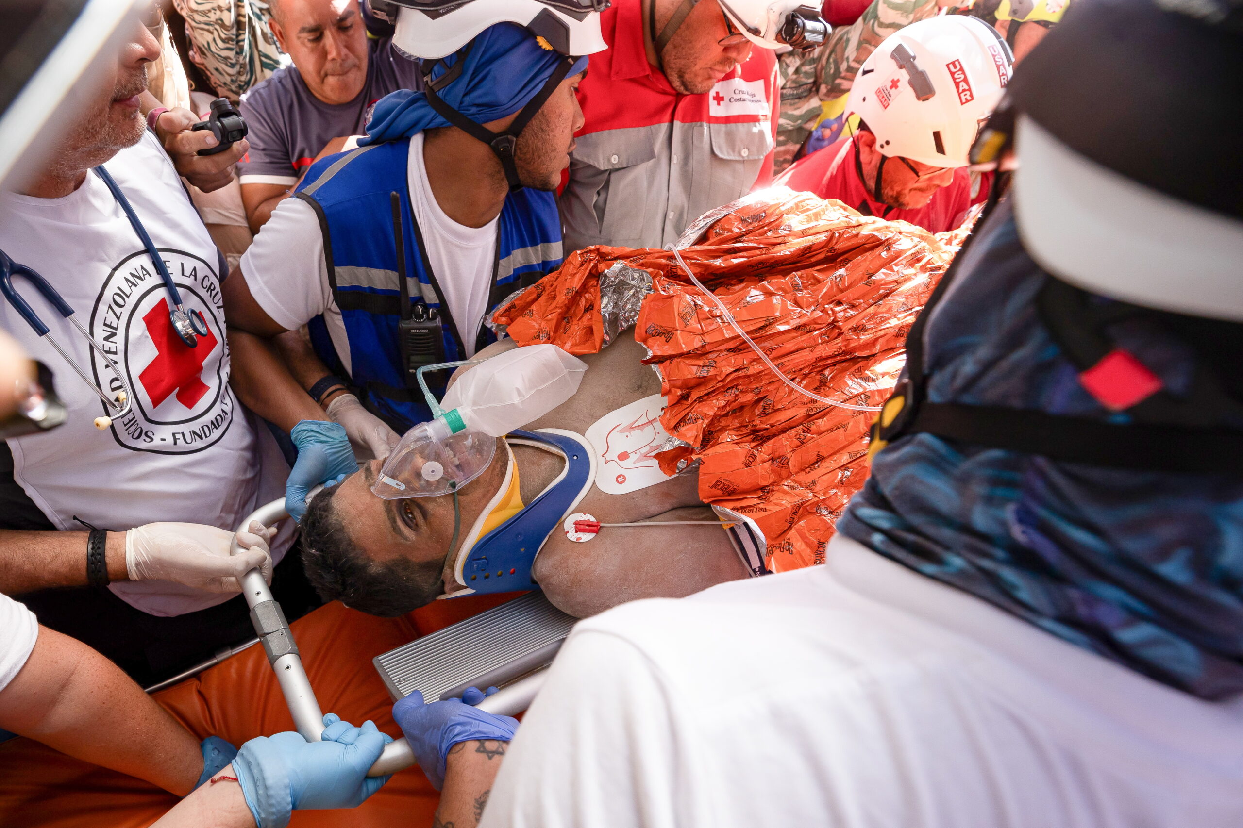 He survived for eight days under the rubble: A miracle amid the darkness in Venezuela