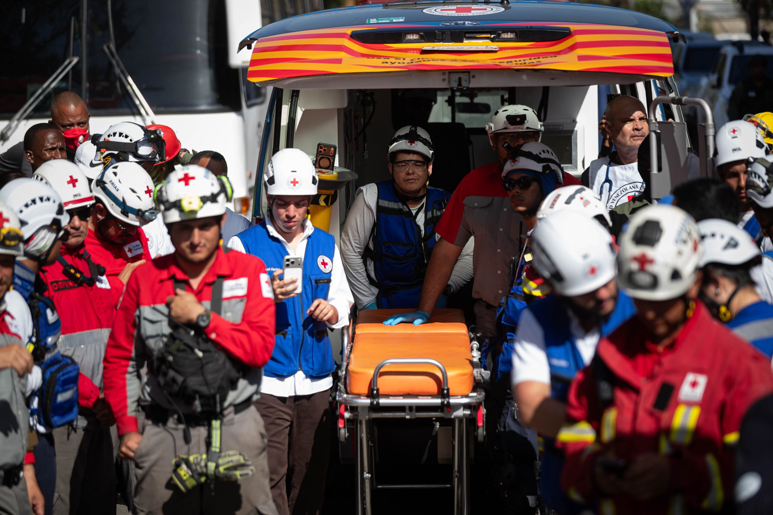 "Everything went black": The harrowing account of a 43-year-old man in Venezuela who survived eight days in the wreckage