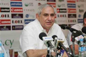 Omonia: A minute of silence in memory of Doros Serafeim