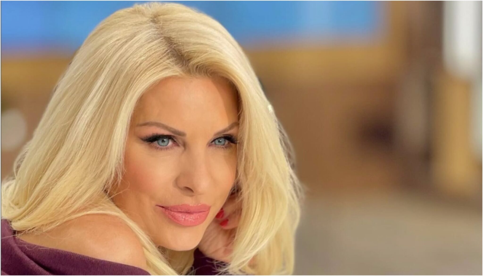 "Eleni Menegaki is a great host; I hope she returns to television soon."