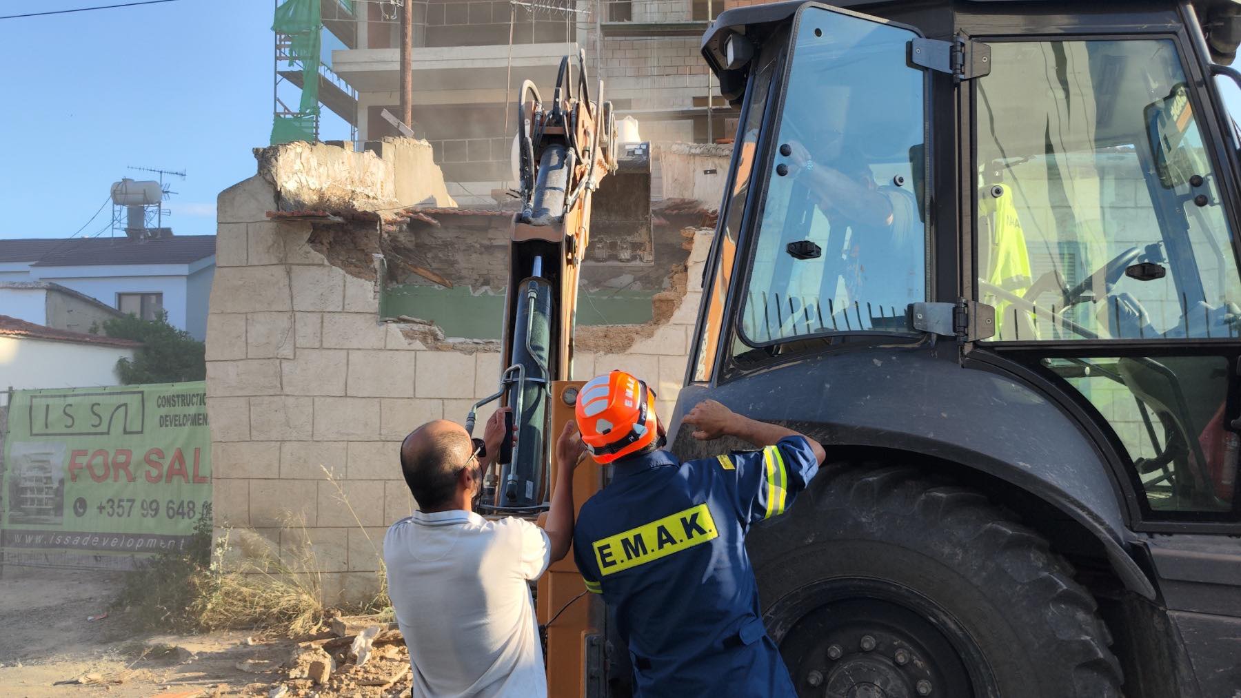 This way, you can see which buildings in Larnaca are dangerous