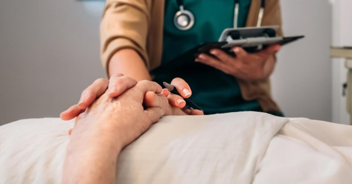France: Parliament Passes Law on Medically Assisted Suicide
