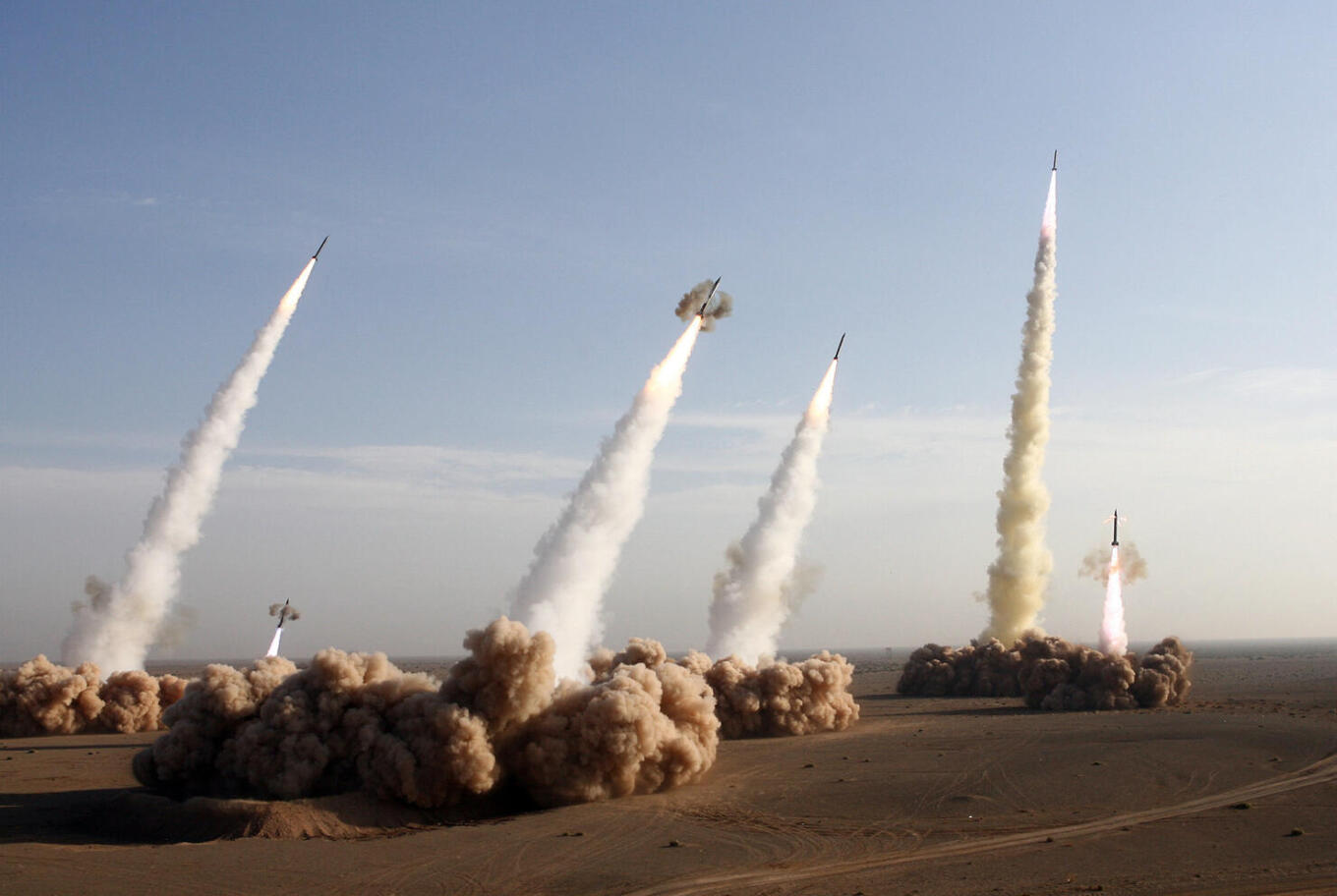 Alarm in the UAE, Qatar, and Bahrain: Iranian Attack with Missiles and Drones (VIDEO)