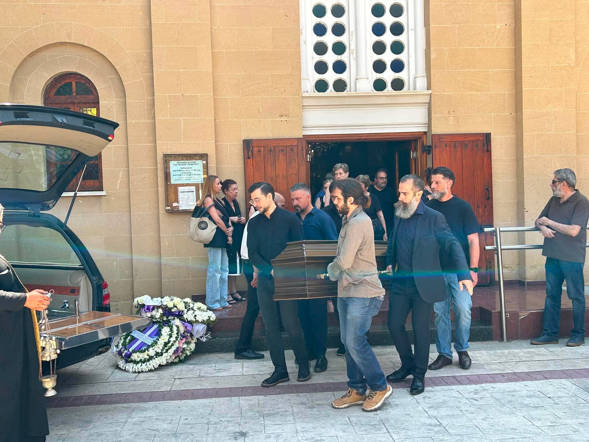 “Death did not diminish his courage”: A final farewell to Giorgos Tsalakos, marked by applause