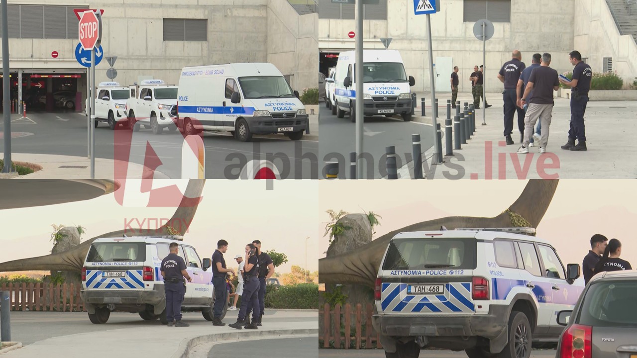 PHOTO: A large police presence and bomb squad at the shopping mall following the threatening messages