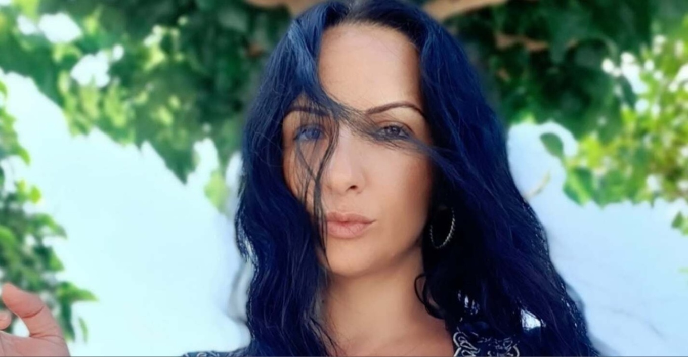 Journalist Maria Antonogiannaki suffered a cardiac arrest and was found dead inside her car