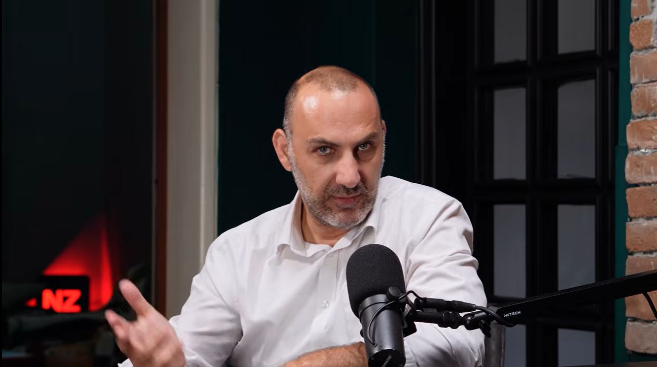 "Unethical Attack": The Journalists' Union Slams Paraskevas for His Remarks Against a Reporter