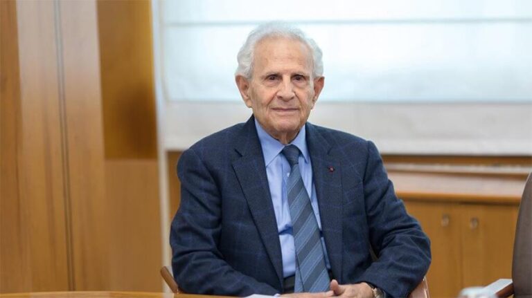 Nikos Siakolas, the pioneering entrepreneur, has passed away
