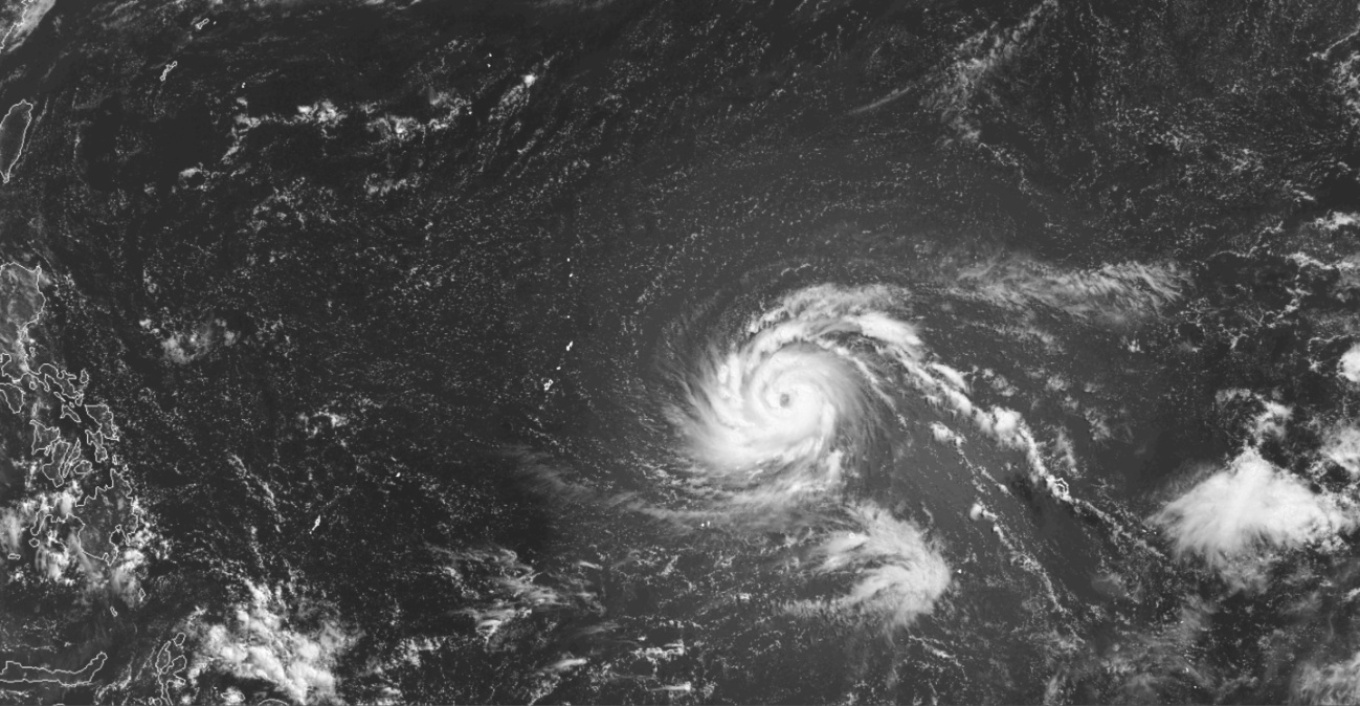Super Typhoon Bavi "hit" the U.S. island of Rota with winds of 290 km/h