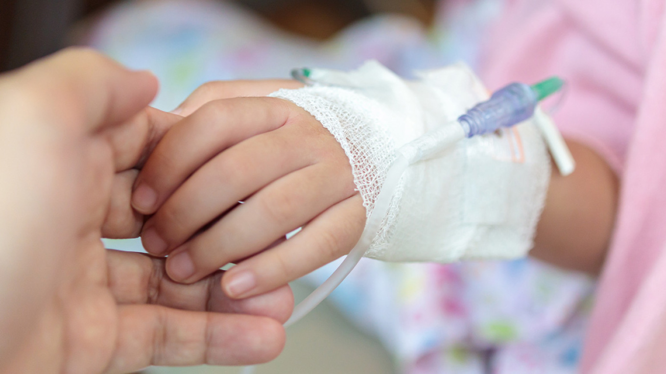 The 6-year-old boy who was injured in a car accident in Rethymno has had his leg saved; he is being treated in the ICU
