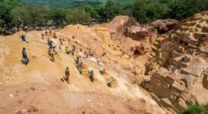 Cameroon: At Least 100 Dead in Landslide at Gold Mine