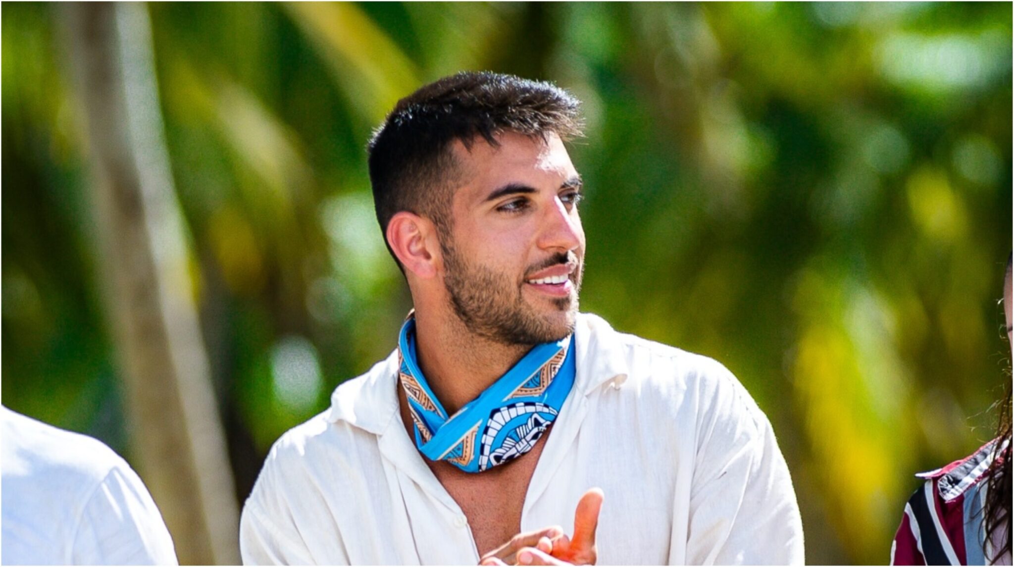 Manos Malliaros proposed to his girlfriend in Milos 