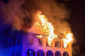 Five people missing and eight injured in a building fire in Switzerland