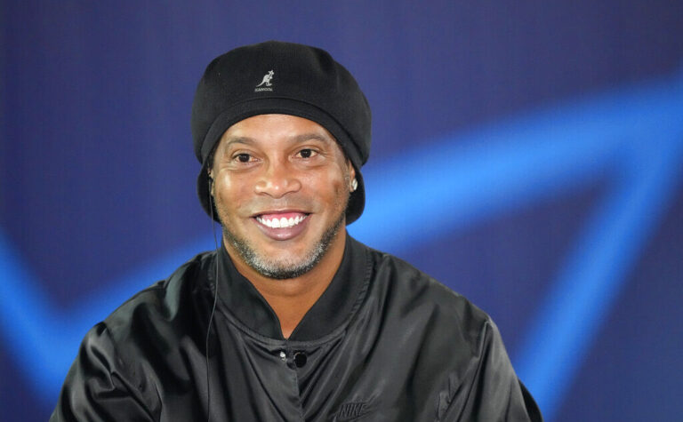 "Ronaldinho wants to buy the Monaco basketball team"