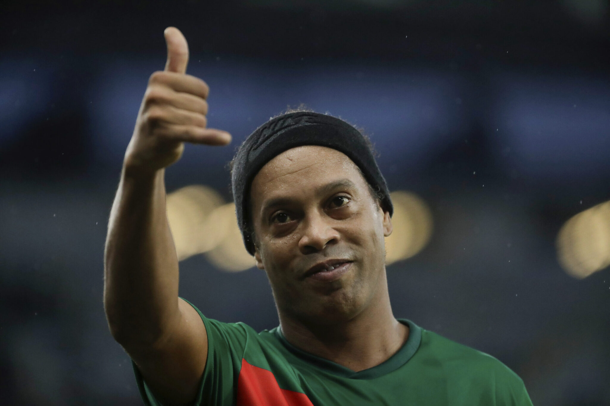 A bombshell 11 years later: Ronaldinho returns to active play