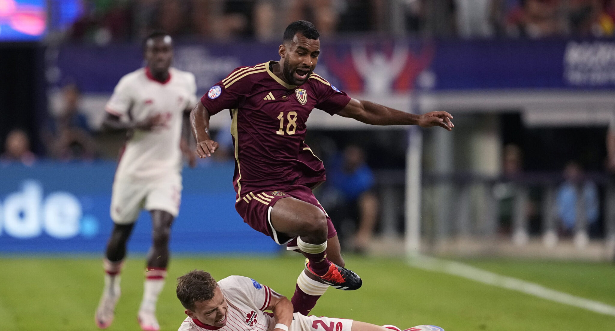 Olympiacos is in advanced negotiations for Caseres