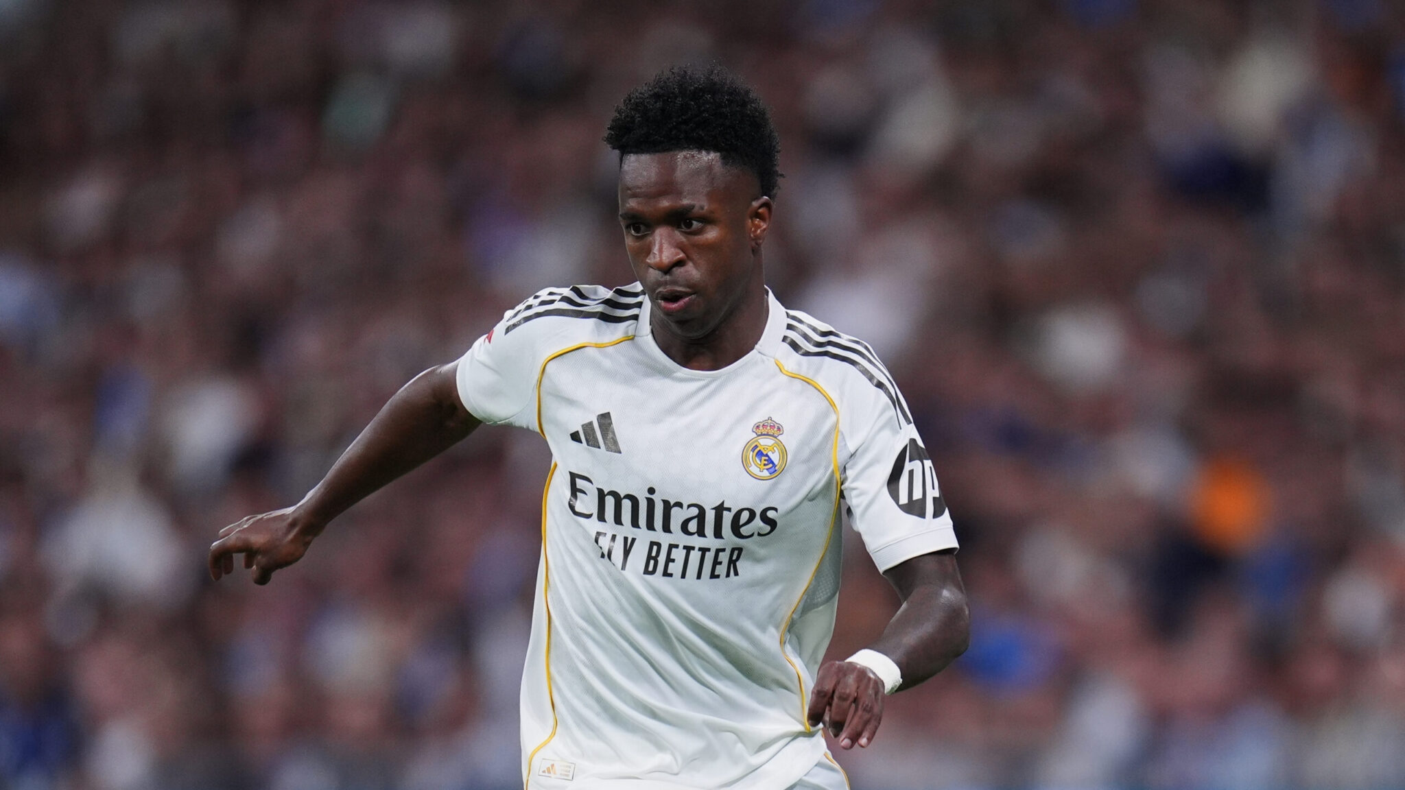 "Eight years at the Bernabéu is far too short" – Vinícius' message after signing his contract extension and his legendary salary at Real Madrid