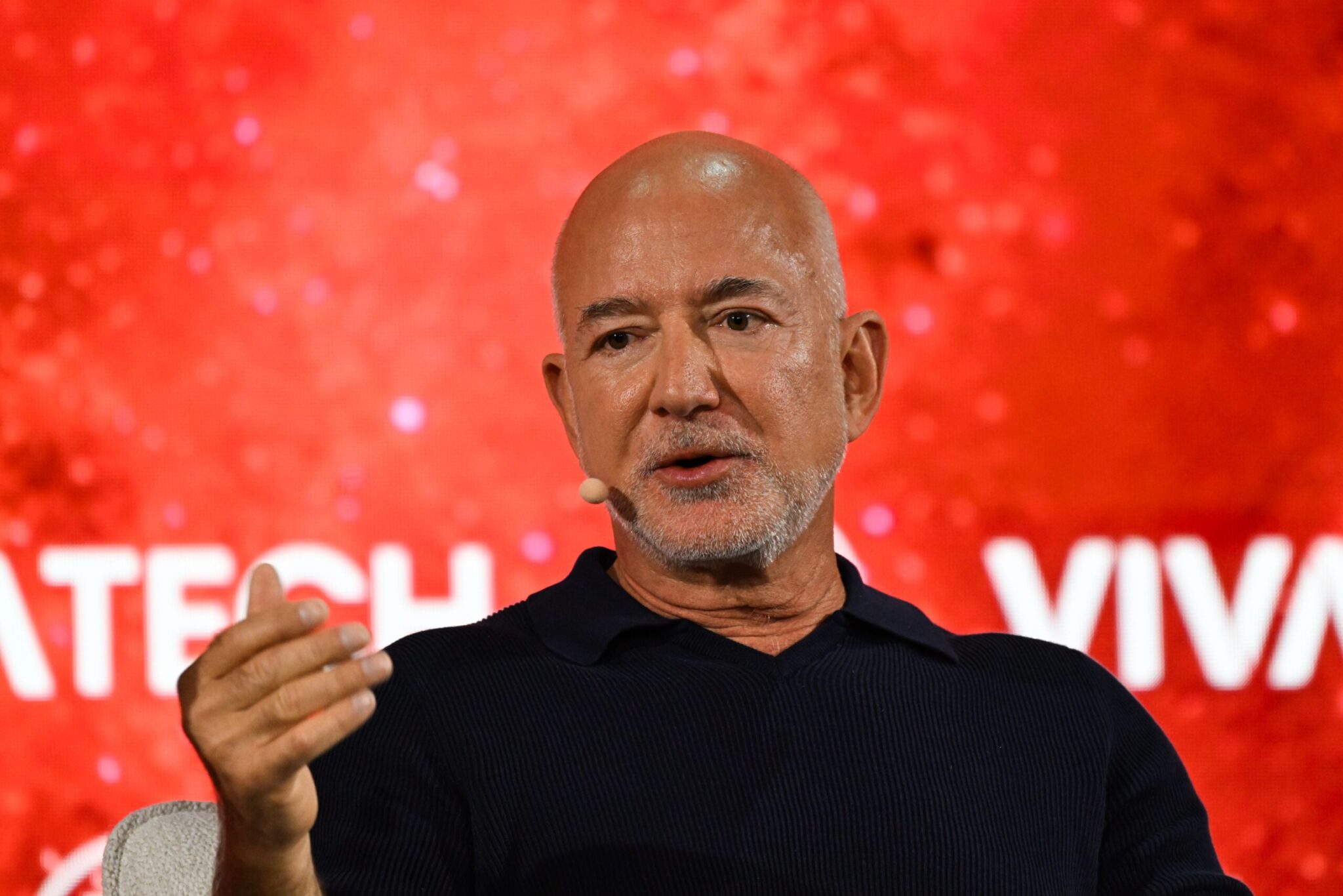 Jeff Bezos Joins Liverpool – Historic Deal to Purchase a Stake in the Club