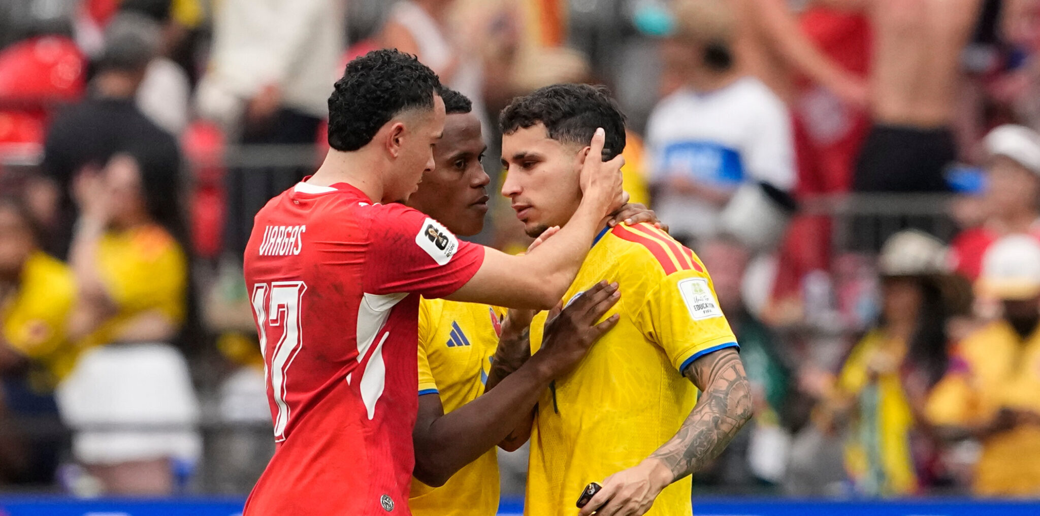 Olympiacos is waiting for Gonzalez, hoping for Vargas, and making a last-ditch effort for Puerta