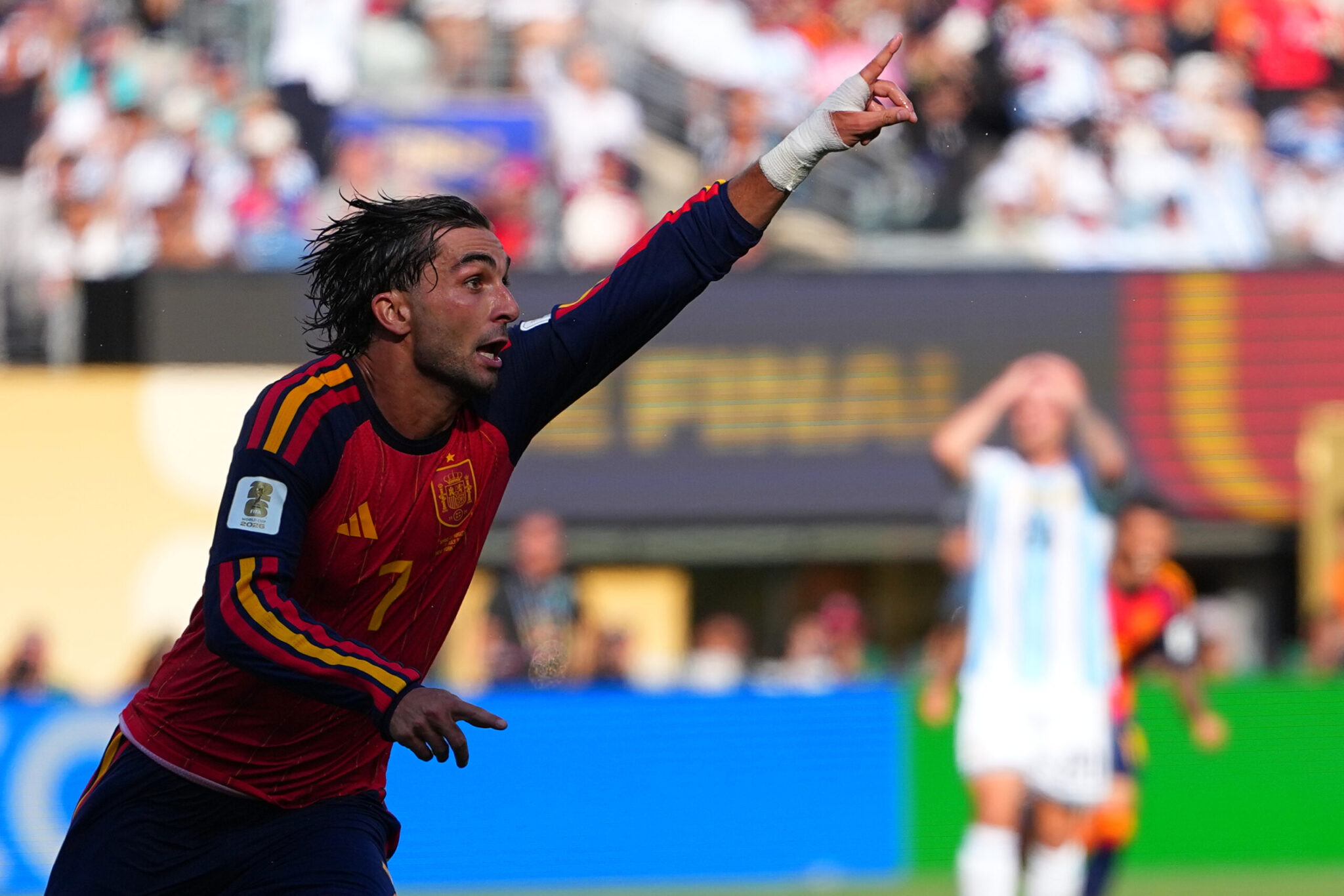 Arsenal is turning its attention to Ferran Torres after failing to sign Barkola and Vinícius