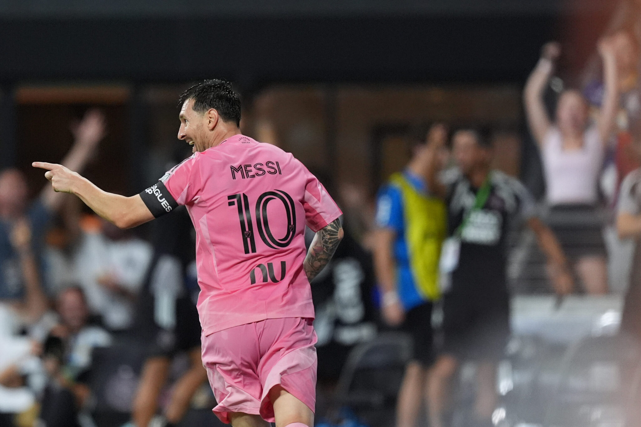 Messi Slapped an Opponent – No Card from the Referee or VAR; He Was Fined… an Unspecified Amount (VIDEO)