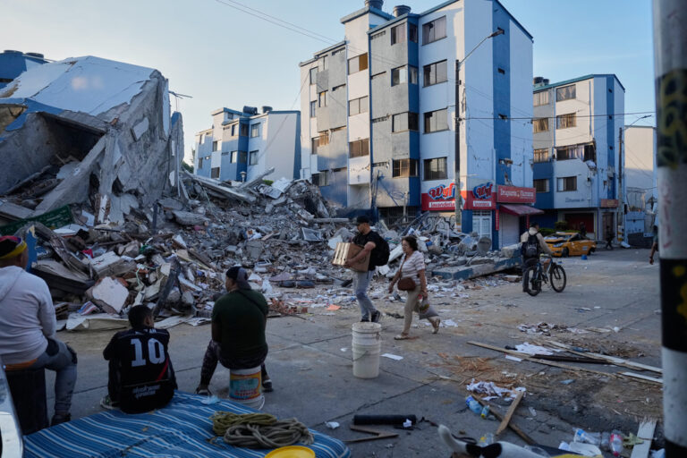 Colombia Counts Its Losses: Earthquake Death Toll Rises to 319; 15 Provinces Under a State of Emergency