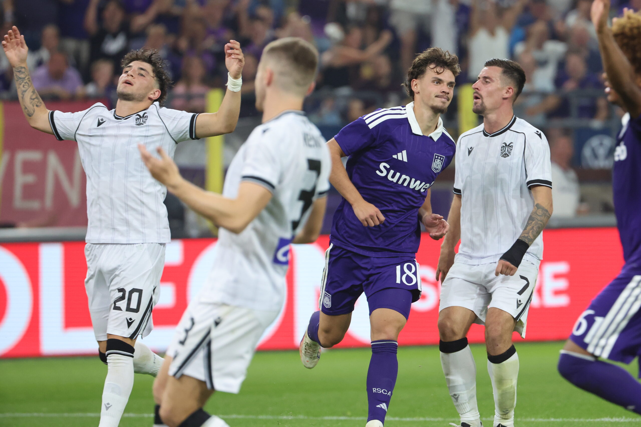 Defensive collapse in Brussels, and now… Conference and Bran for PAOK