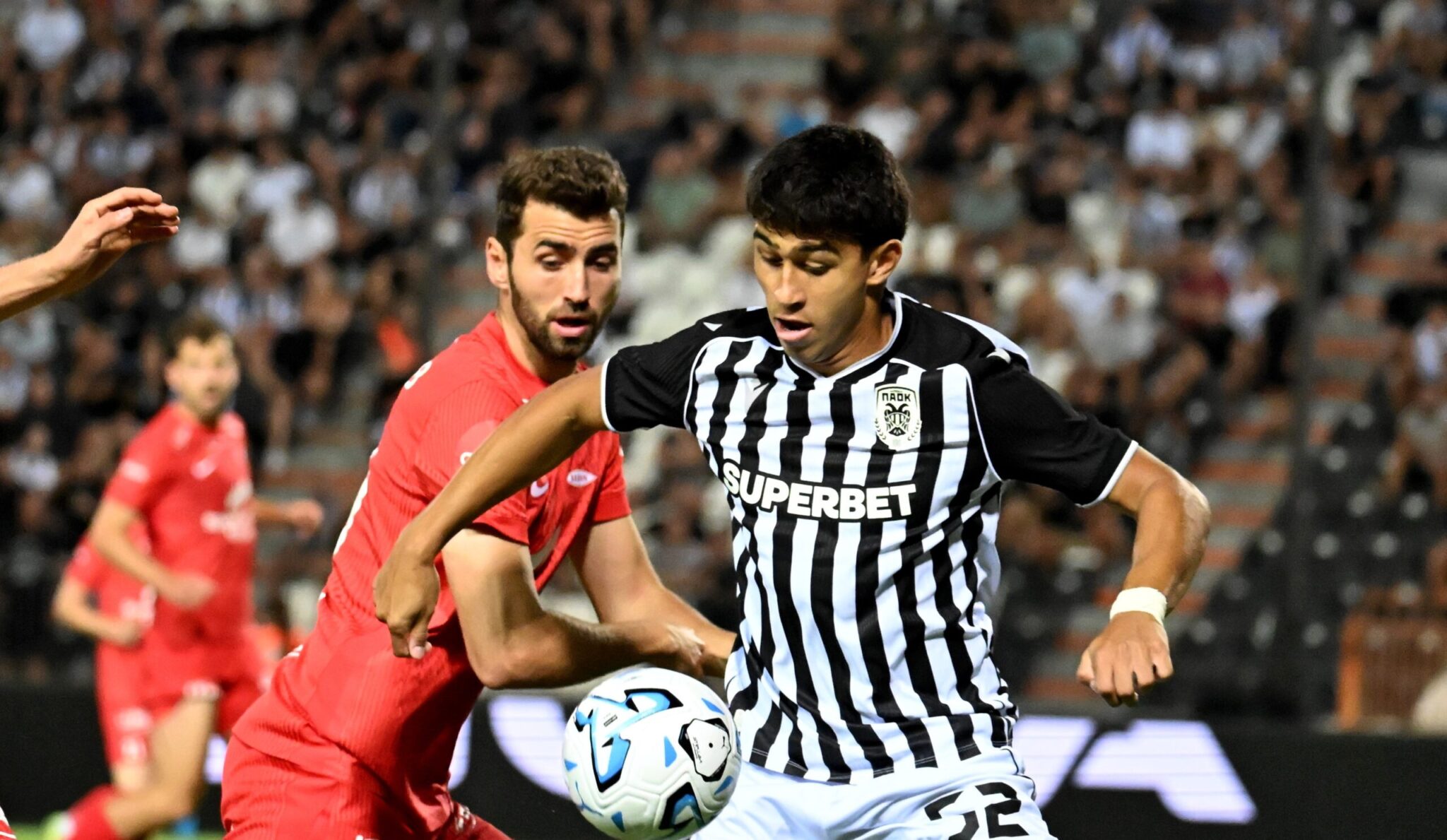 PAOK, playing with passion, held its own against Brann and is looking to advance in Norway