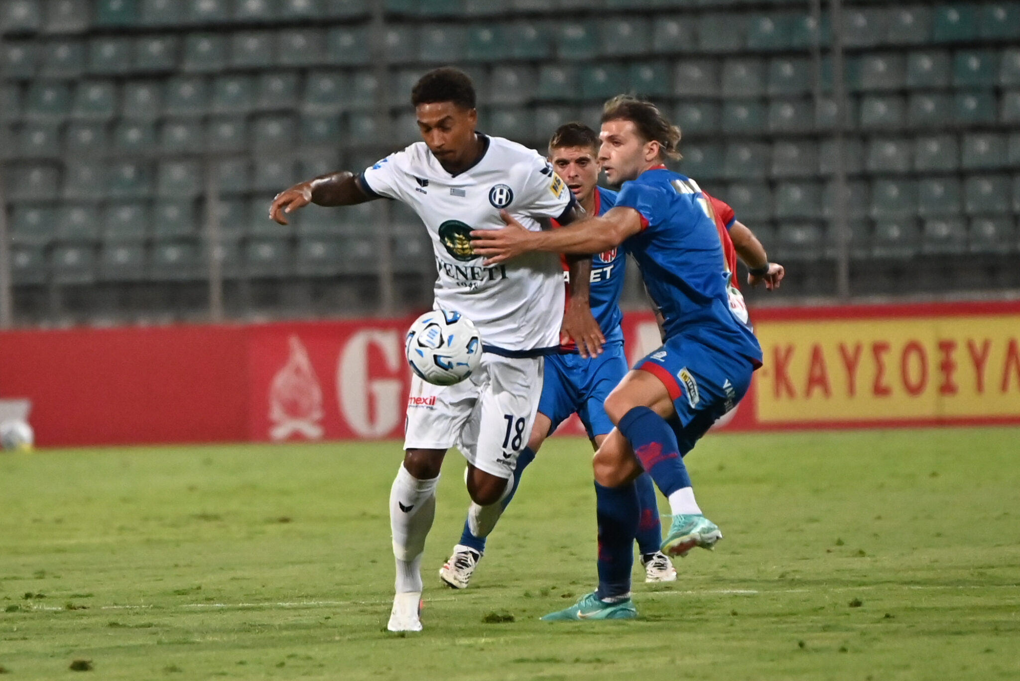 The 10-man Heraklis “crumbled,” and Volos snatched a point in the final minutes