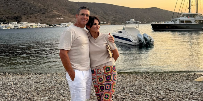 Ramona & Tornaritis: The “postcards” from the Ionian Sea and the tender snapshot against the backdrop of the endless blue