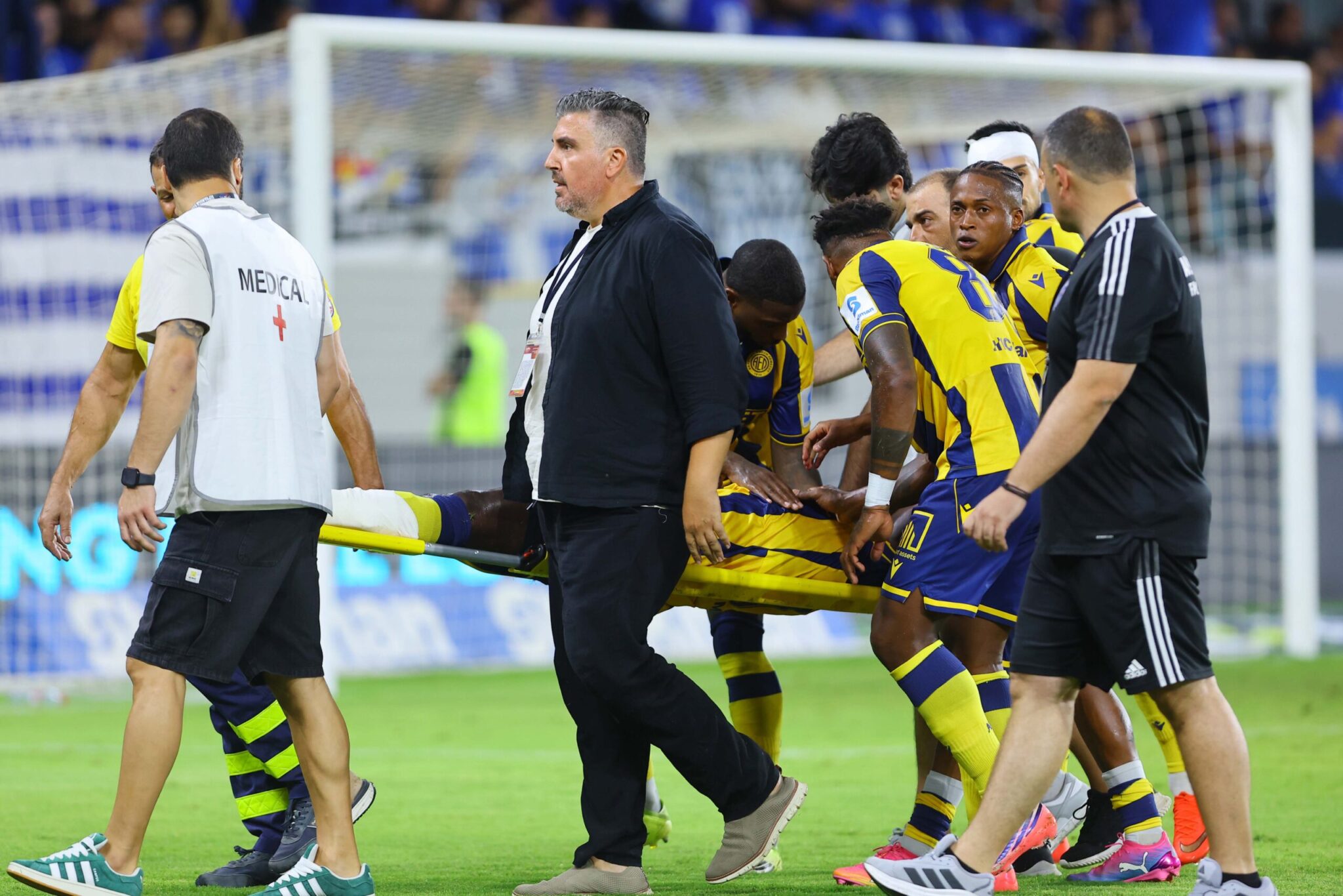 Fears regarding Gomis have been confirmed: He suffered a fibula fracture and an ankle dislocation