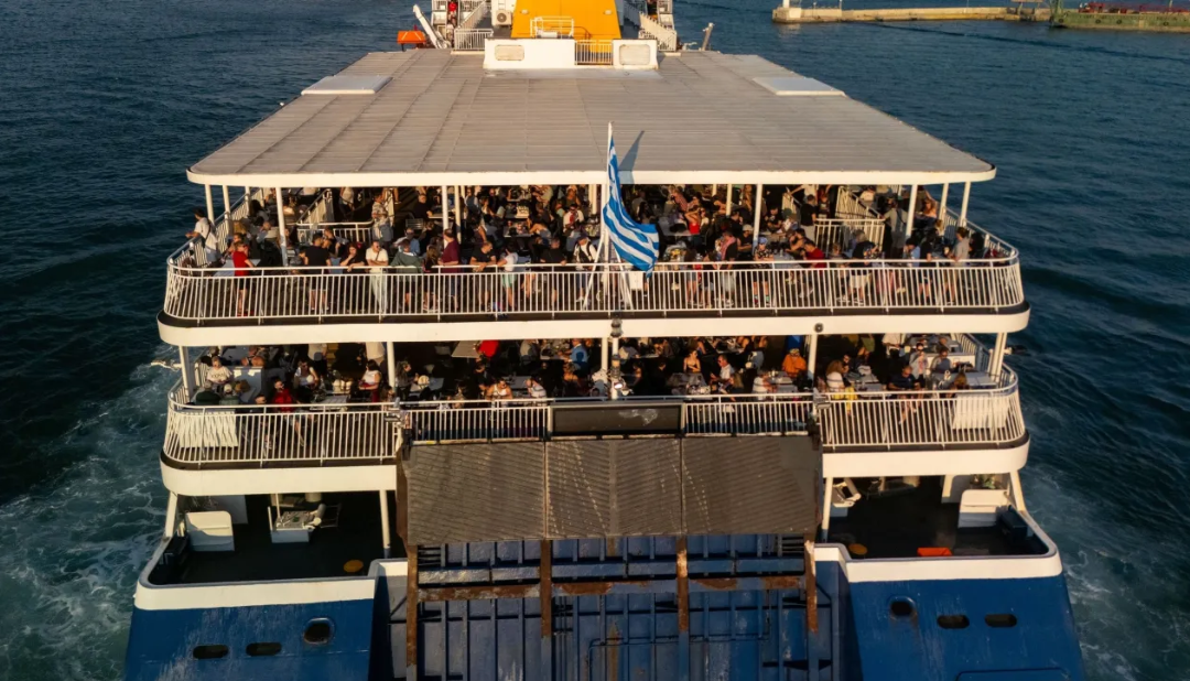 Athens is gradually filling up: Increased traffic at the ports