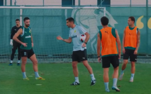 AEK: Rubén Segues Gets to Work (VIDEO)
