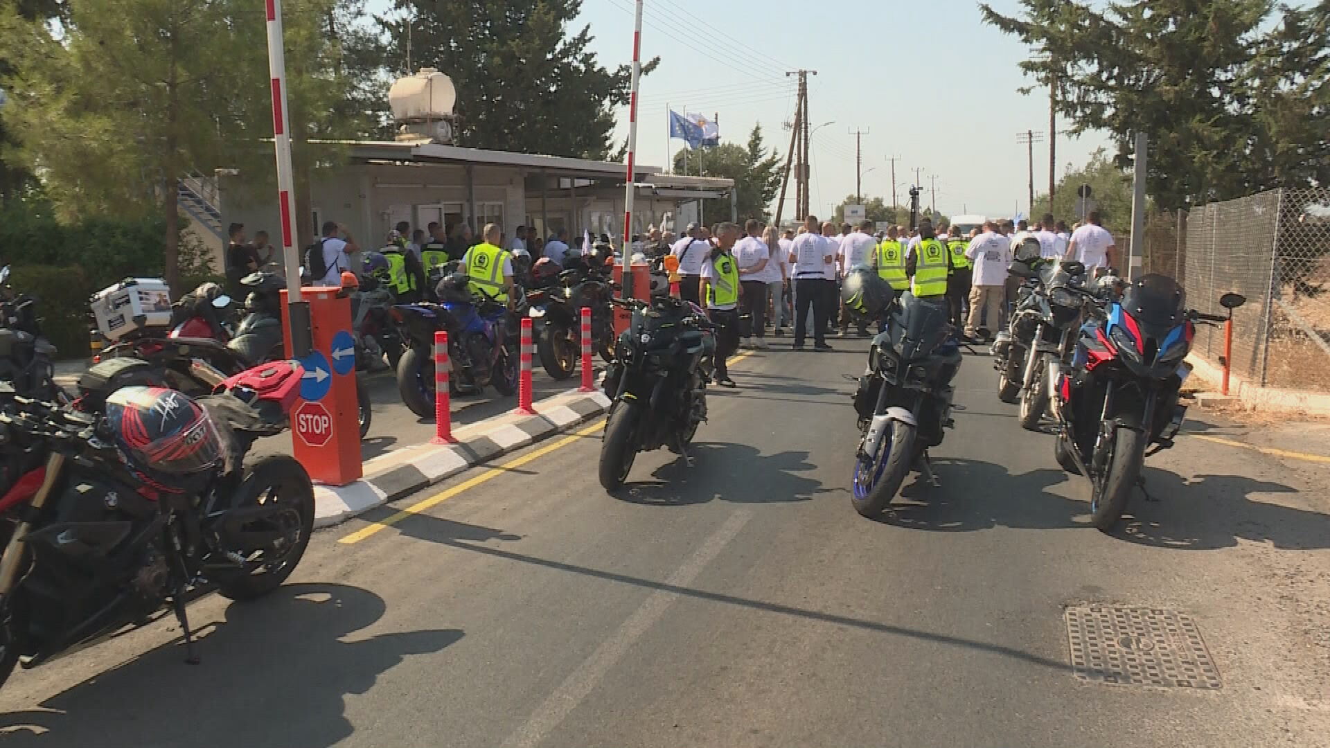 VIDEO & PHOTOS: Roadblock set up in memory of Isaac and Solomos