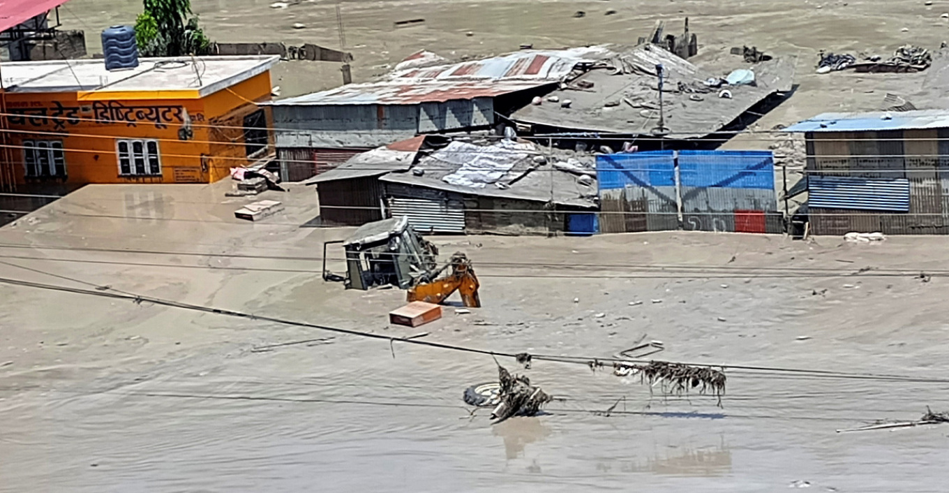 The death toll in Nepal has reached 939 following the biblical flood