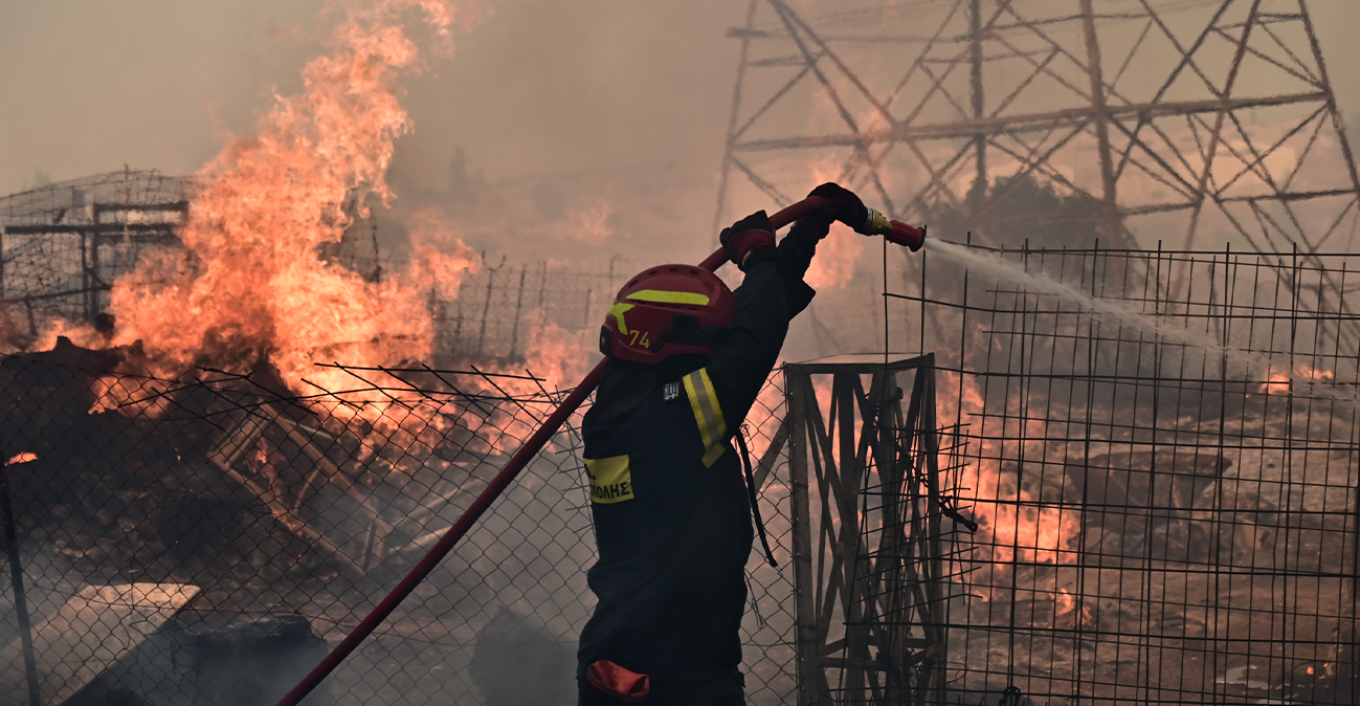 Alert in Crete, Rhodes, and Karpathos: Extreme fire danger