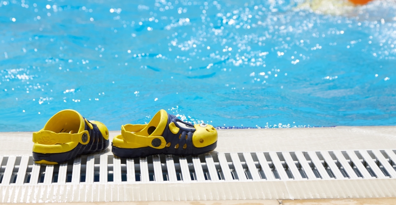 Tragedy in Paros: Four-year-old boy drowns in a beach bar pool