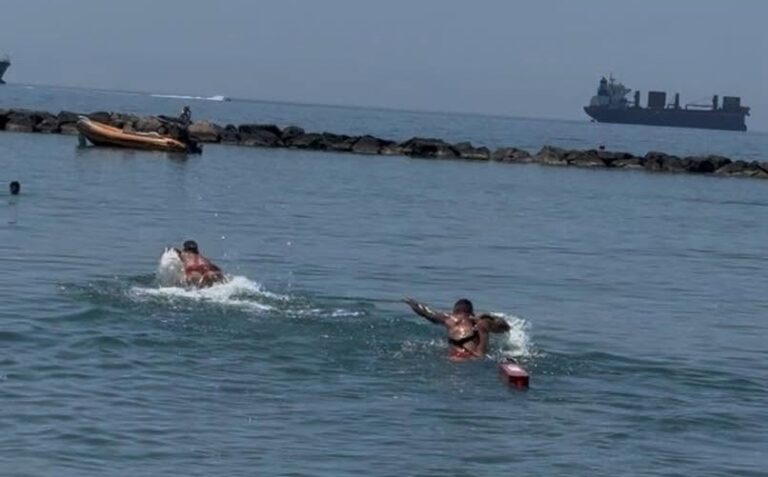 Alarm in Limassol: 18-Year-Olds Nearly Drowned; Lifeguards Come to the Rescue